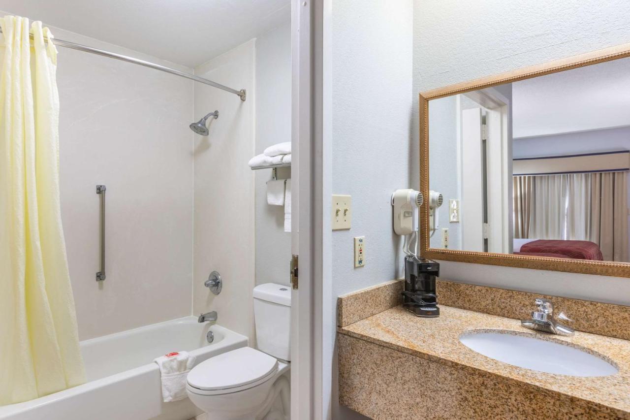Royal Palms Inn Stockbridge Luaran gambar